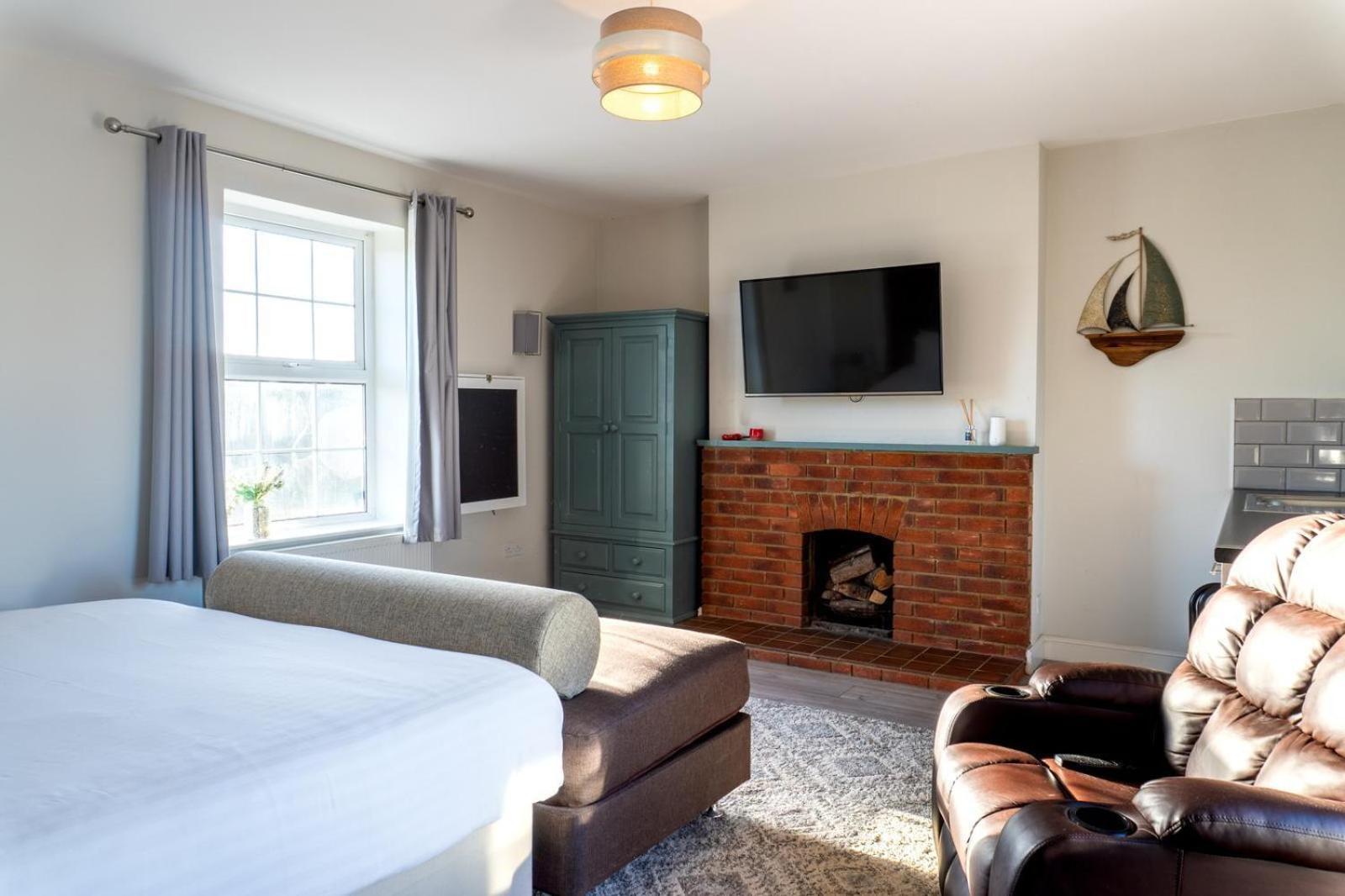 The Fordham Inn Sharnbrook Exterior photo
